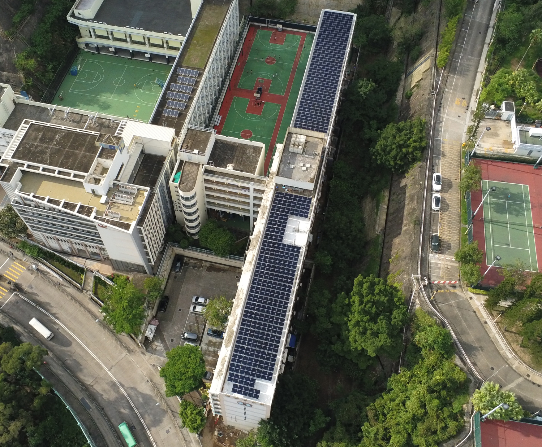 与SPIC太阳能双面IBC组件合作的150kW香港学校屋顶太阳能项目